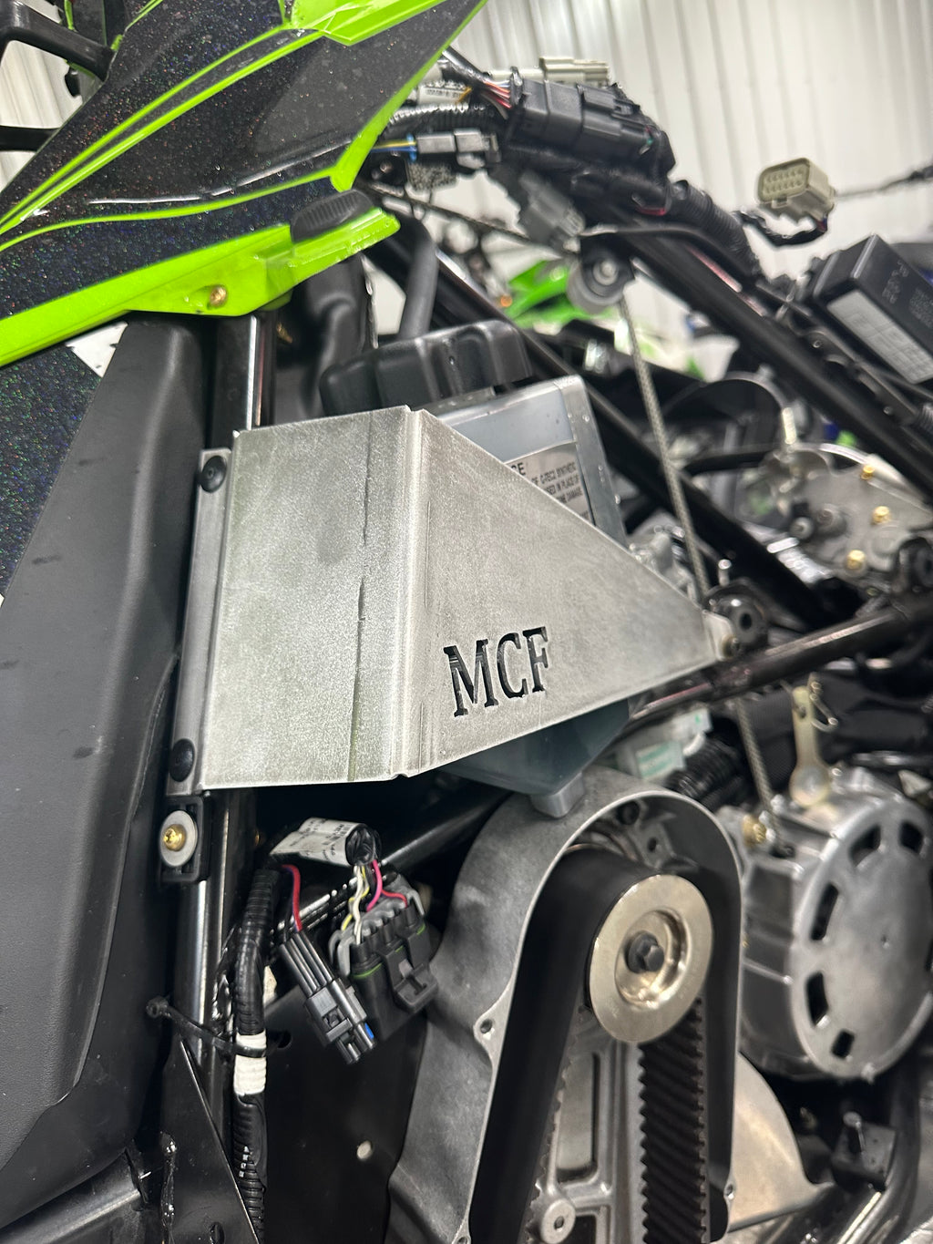 Catalyst oil tank guard