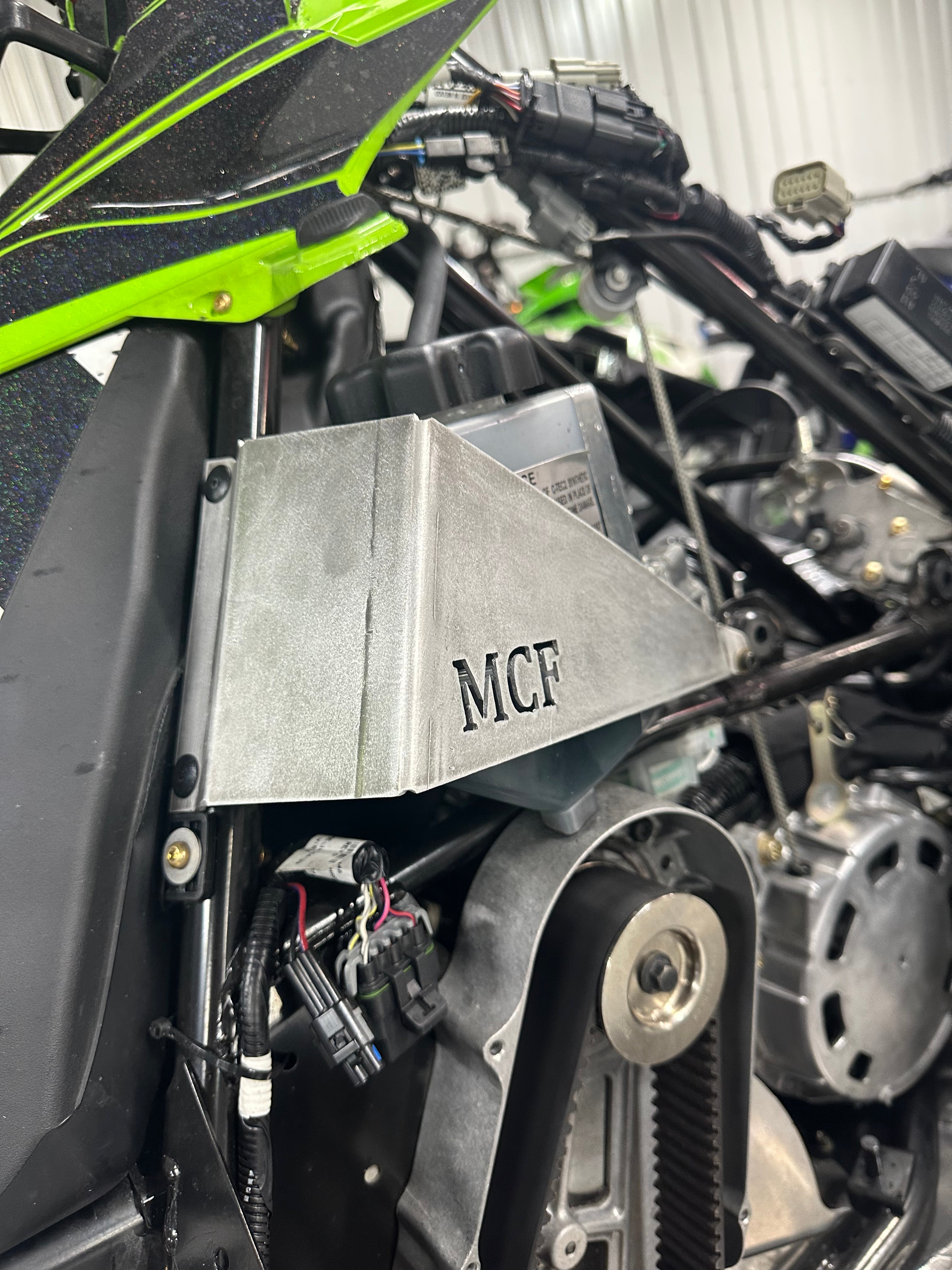 Catalyst oil tank guard